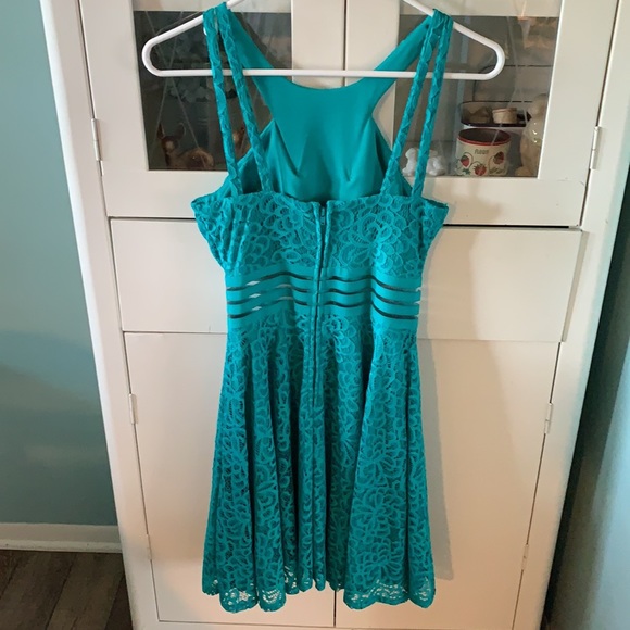 City Studio jr sz 3 lace dress worn once!!! - Picture 5 of 7